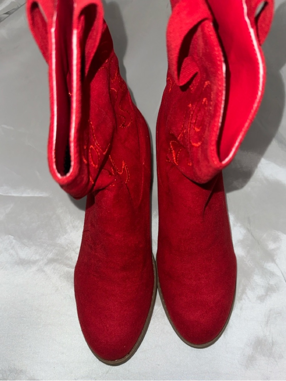Women's Red Mid-Calf healed cowboy style Boots
